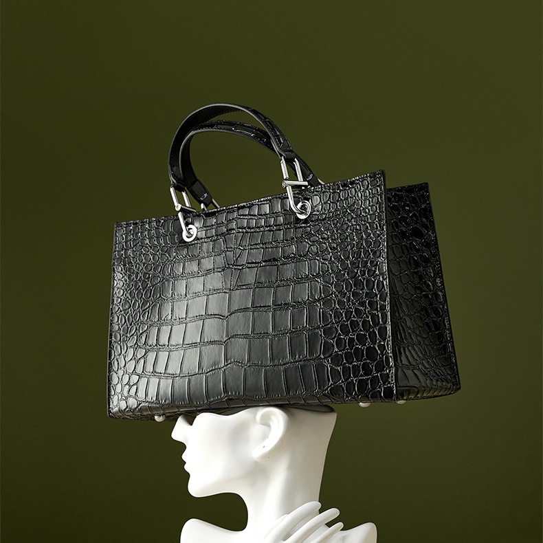 Damen Handtaschen aus schwarzem Kroko-Leder mit Mini-Tragetasche